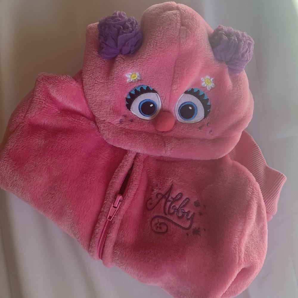 Sesame Street Abby Cadabby Size 3t zip up sweatshirt with hood.